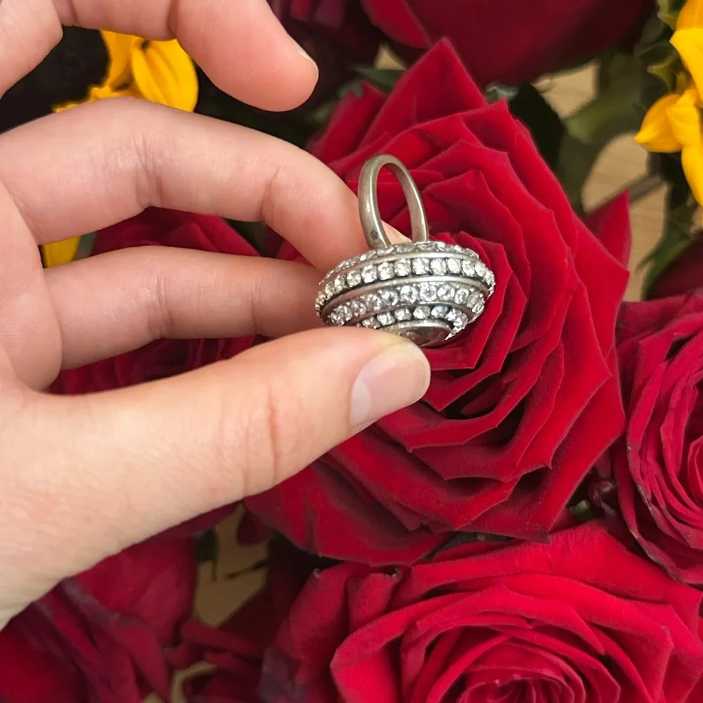 Vintage Juicy Couture Clear Oval Faceted Center Crystal Ring - Picture 7 of 7